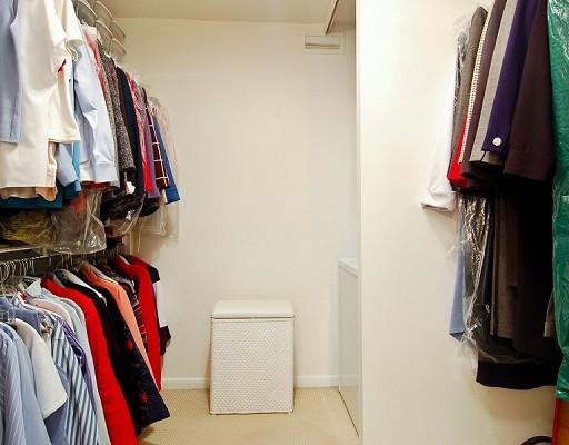 Walk-in Closet