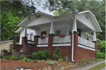  1207 Willow Road, Hendersonville, NC