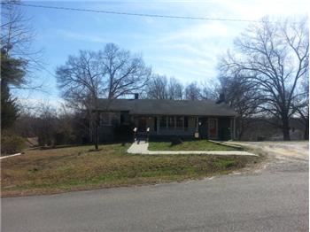  309 Georgia St, Farmville, VA