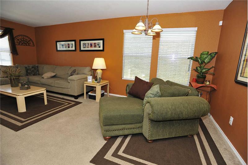 Living/Dining Area