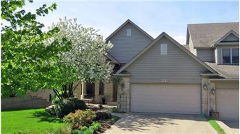 901  Oak Crest Ln, St Charles, IL