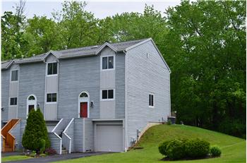 159 Iron Oak Cir , Liverpool, NY