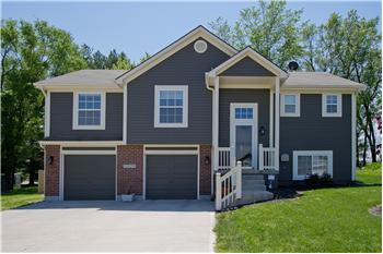  12515 E 56th Street, Kansas City, MO