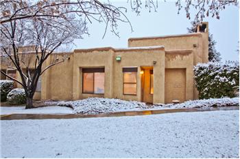  10241 Las Casitas Ct NE, Albuquerque, NM