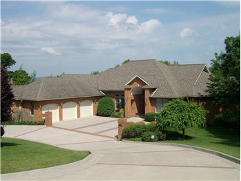 3 car garage home w/circular driveway