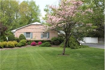  4 Rosemont Court, Greenlawn, NY