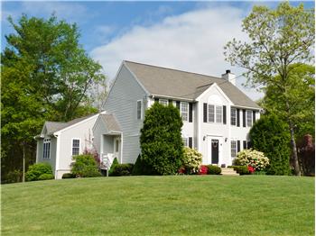  2 King Philip Road, Franklin, MA