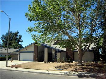  2761 W Avenue J4, Lancaster, CA